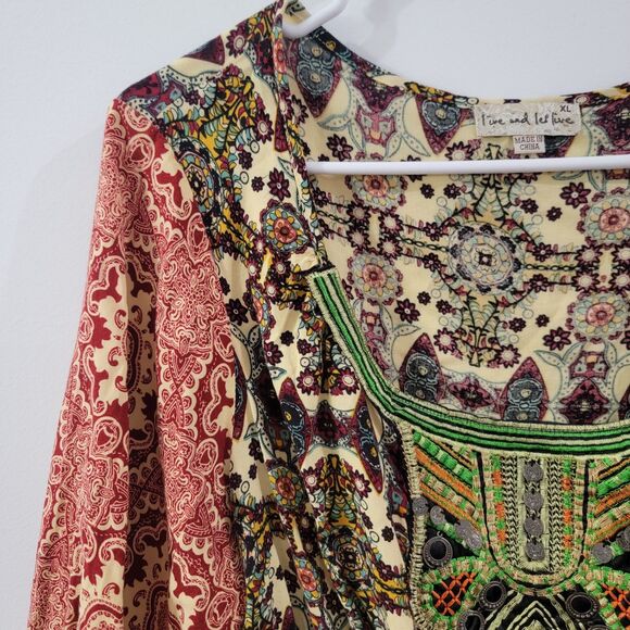 Live And Let Live Womens Top Size XL Boho Hippie Embroidered Floral Beaded - Picture 2 of 7